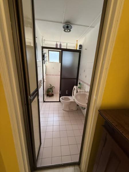 Kondominium untuk Dijual di Kiara View - Ganesh Mahendran - Bathroom - PropertyGuru.com.my