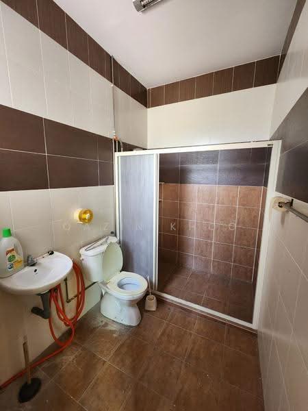 2-storey Terraced House for Sale in Kelebang (Ipoh) - Qazin Khoo - Bathroom - PropertyGuru.com.my