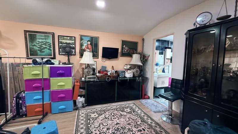 Rumah Berkembar untuk Dijual di Alam Damai (Cheras) - ChaoLim . - Living Room - PropertyGuru.com.my