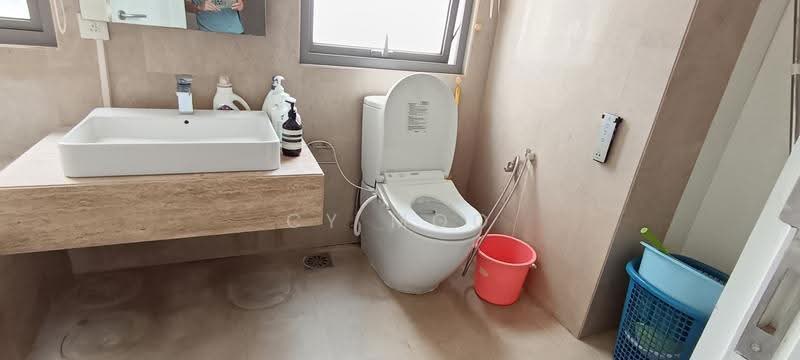 Kediaman Servis untuk Dijual di Bintang Fairlane Residences - CY Moo - Bathroom - PropertyGuru.com.my