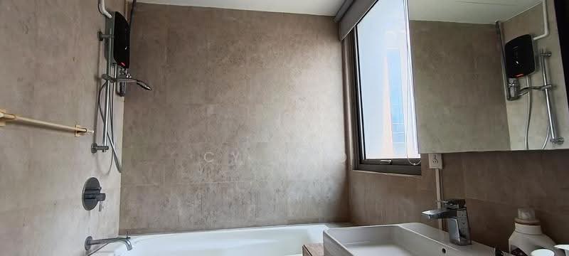 Kediaman Servis untuk Dijual di Bintang Fairlane Residences - CY Moo - Bathroom - PropertyGuru.com.my