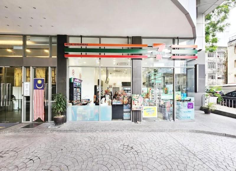 Kediaman Servis untuk Dijual di Bintang Fairlane Residences - CY Moo - Exterior - PropertyGuru.com.my