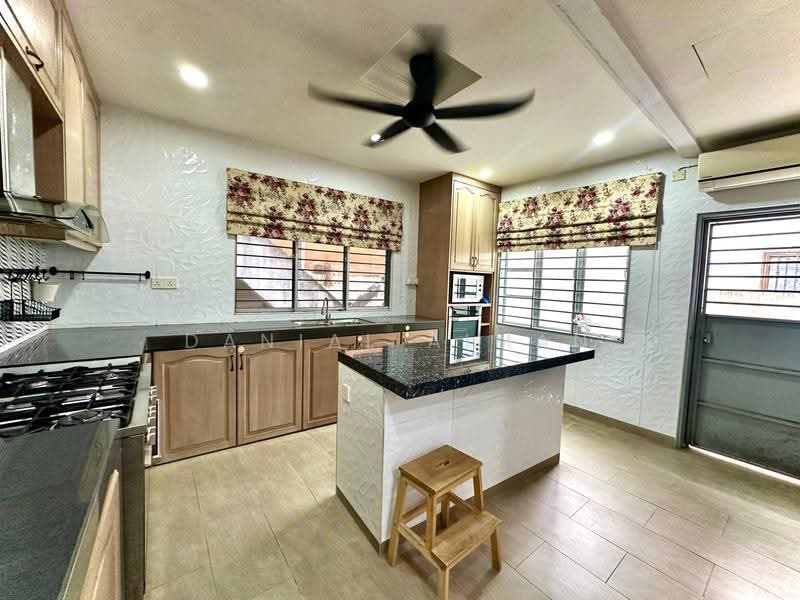 2-storey Terraced House for Sale in Denai Alam (Shah Alam) - Danial Aiman - Kitchen - PropertyGuru.com.my