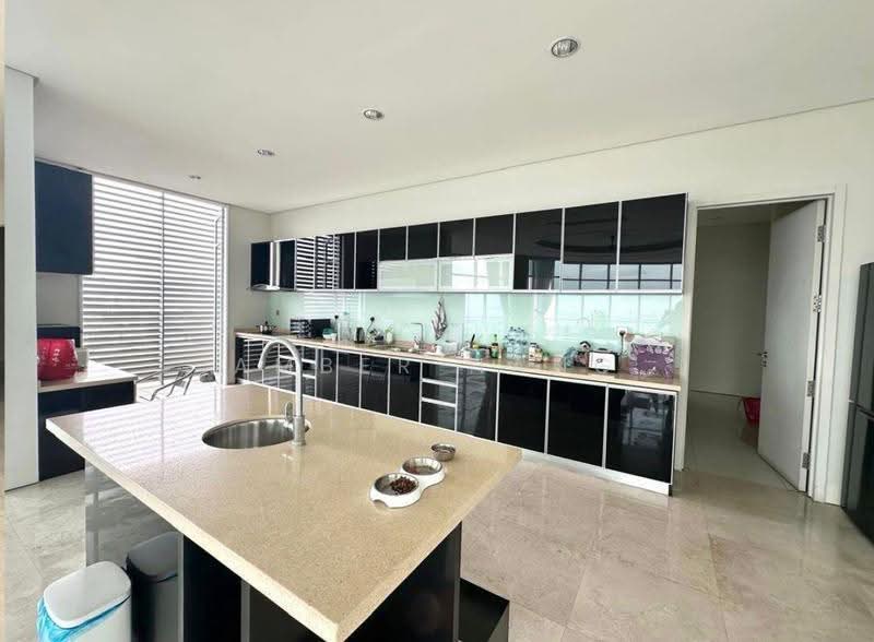 Condominium for Rent at 8 Gurney (The Shore Condominium) - Amber Hang - Kitchen - PropertyGuru.com.my