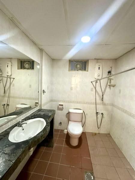 Condominium for Rent at Villa Emas - Gan Chun Kai - Bathroom - PropertyGuru.com.my