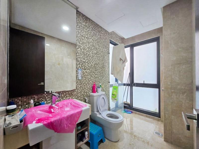 Kediaman Servis untuk Dijual di The Elements - Zul Syafiq - Bathroom - PropertyGuru.com.my