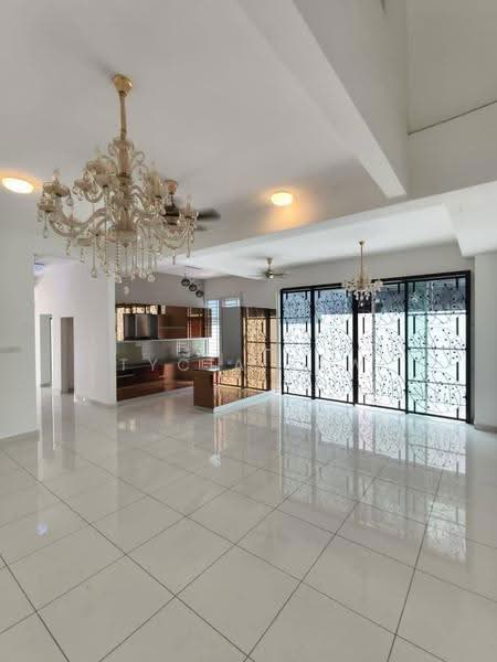 Rumah Kluster untuk Dijual di Taman Mount Austin (Tebrau) - Tycia Law - Living Room - PropertyGuru.com.my