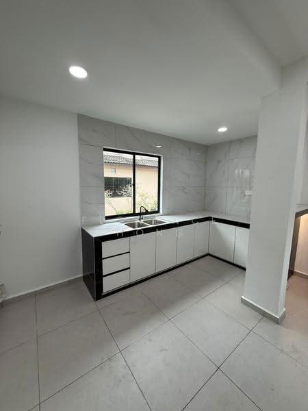 2-storey Terraced House for Sale in Taman Daya (Johor Bahru) - Florence Hong - Kitchen - PropertyGuru.com.my