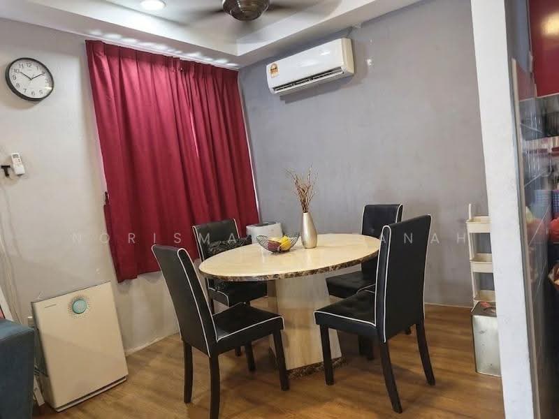 Rumah Teres 2.5-Tingkat untuk Dijual di Taman Putra Perdana (Puchong) - Norisma Hartanah - Dining Room - PropertyGuru.com.my