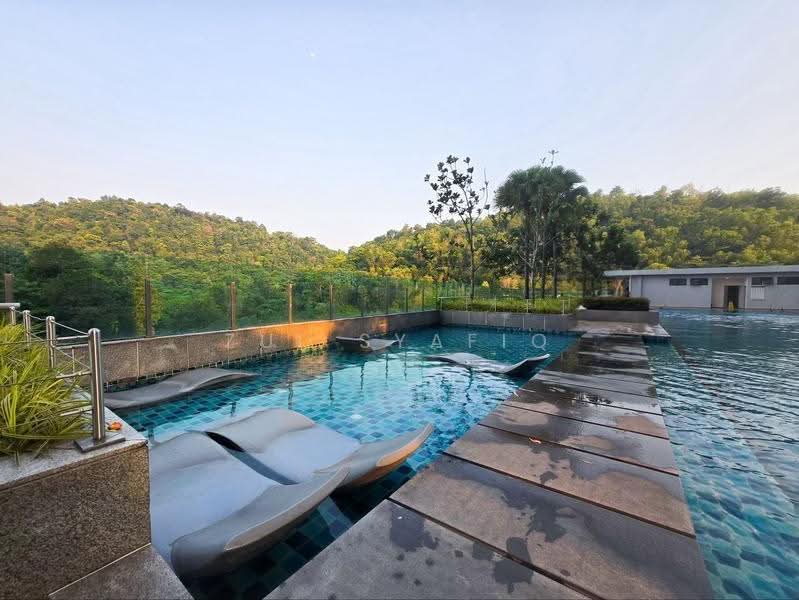 Kediaman Servis untuk Dijual di Liberty @ Arc - Zul Syafiq - Pool - PropertyGuru.com.my