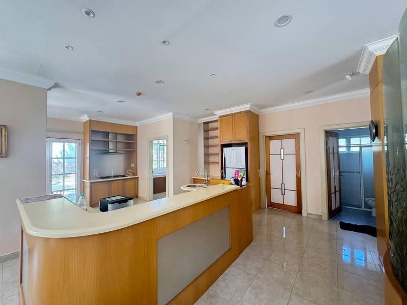 Bungalow House untuk Dijual di Perdana Lakeview East (Cyberjaya) - Norisma Hartanah - Kitchen - PropertyGuru.com.my