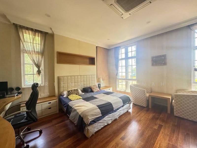 Bungalow House untuk Dijual di Perdana Lakeview East (Cyberjaya) - Norisma Hartanah - Bedroom - PropertyGuru.com.my