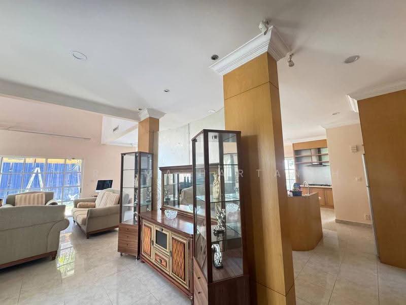 Bungalow House untuk Dijual di Perdana Lakeview East (Cyberjaya) - Norisma Hartanah - Living Room - PropertyGuru.com.my