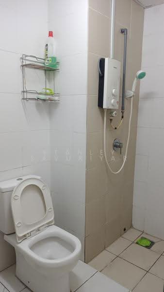 Condominium for Rent at The Wharf Residence - Stanley Savuriyar - Bathroom - PropertyGuru.com.my