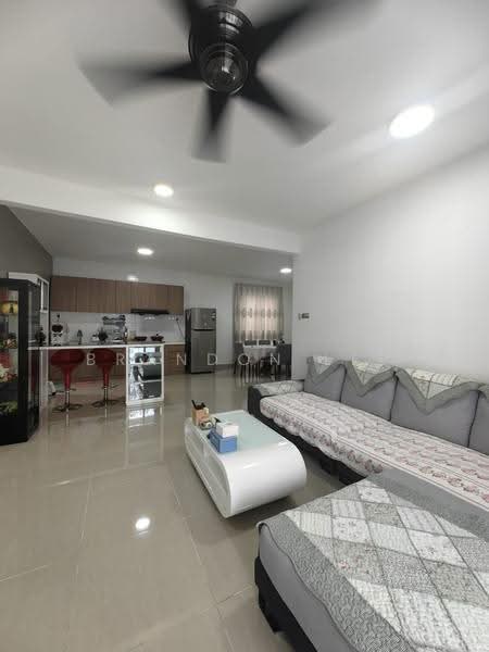 Kediaman Servis untuk Dijual di Amerin Residence - Brandon Lee - Living Room - PropertyGuru.com.my