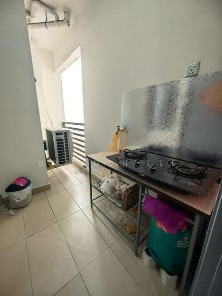 Kediaman Servis untuk Dijual di Amerin Residence - Brandon Lee - Kitchen - PropertyGuru.com.my