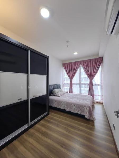 Kediaman Servis untuk Dijual di Amerin Residence - Brandon Lee - Bedroom - PropertyGuru.com.my
