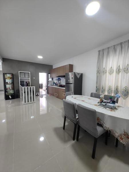 Kediaman Servis untuk Dijual di Amerin Residence - Brandon Lee - Kitchen - PropertyGuru.com.my
