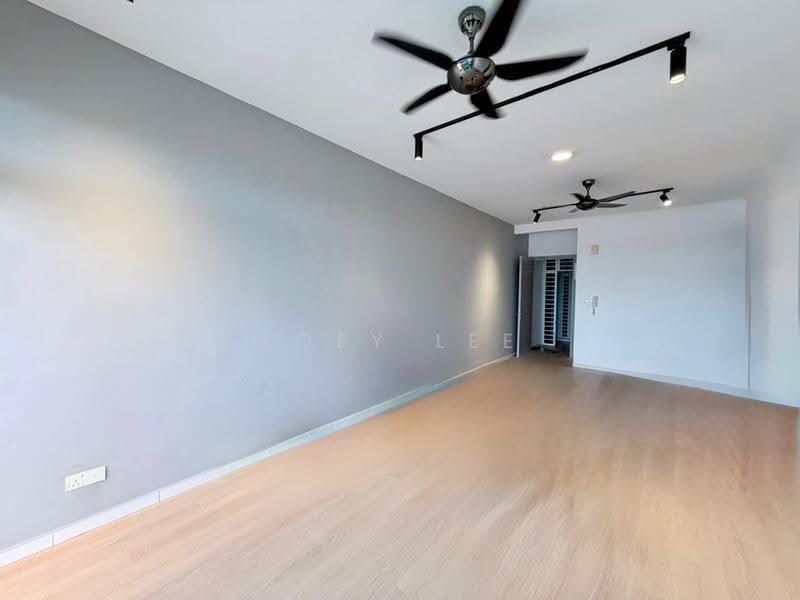 Kediaman Servis untuk Dijual di Sky Gardens Residences - Zoey Lee - Living Room - PropertyGuru.com.my