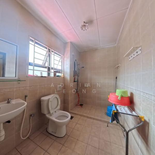 2-storey Terraced House for Sale in Puchong (Selangor) - Adrian Leong - Bathroom - PropertyGuru.com.my