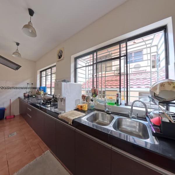2-storey Terraced House for Sale in Puchong (Selangor) - Adrian Leong - Kitchen - PropertyGuru.com.my