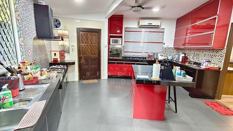Semi-Detached House for Sale in Taman Melawati (Ulu Kelang) - NORFADILAH ZAINUDDIN - Kitchen - PropertyGuru.com.my