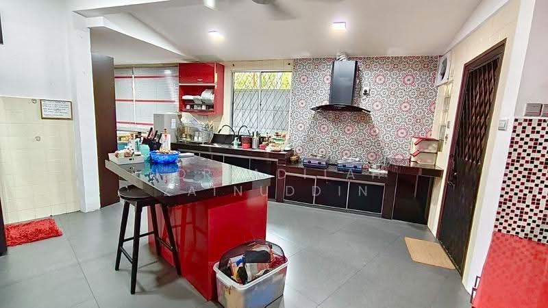 Semi-Detached House for Sale in Taman Melawati (Ulu Kelang) - NORFADILAH ZAINUDDIN - Kitchen - PropertyGuru.com.my