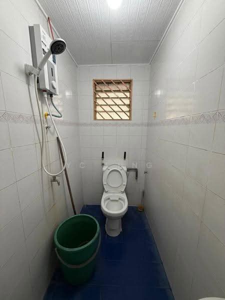 2-storey Terraced House for Rent in Taman Damai Jaya (Skudai) - YC Fung - Bathroom - PropertyGuru.com.my