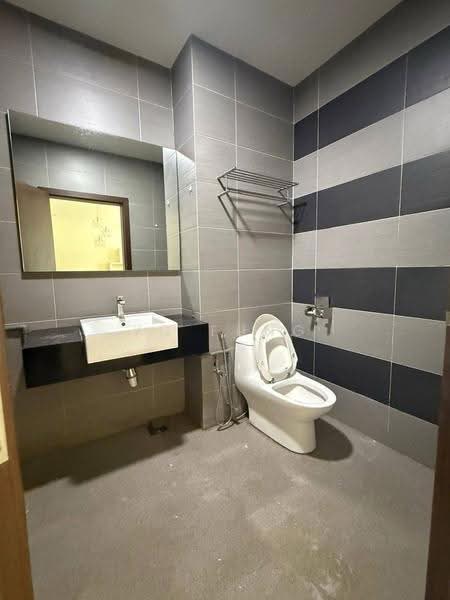 Condominium for Rent at KSL D'Esplanade Residence - YC Fung - Bathroom - PropertyGuru.com.my