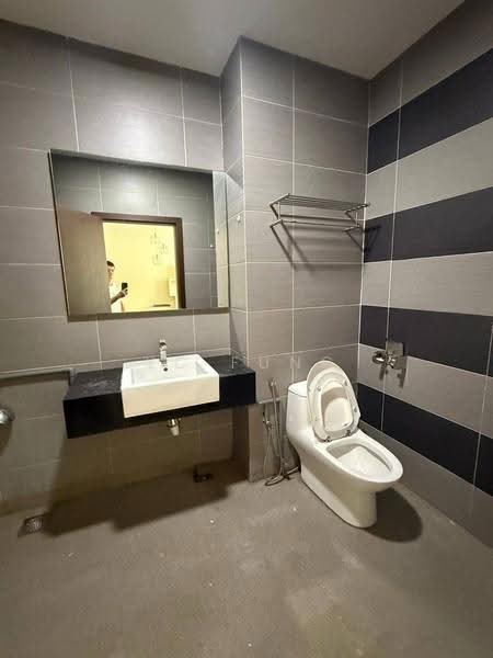 Condominium for Rent at KSL D'Esplanade Residence - YC Fung - Bathroom - PropertyGuru.com.my