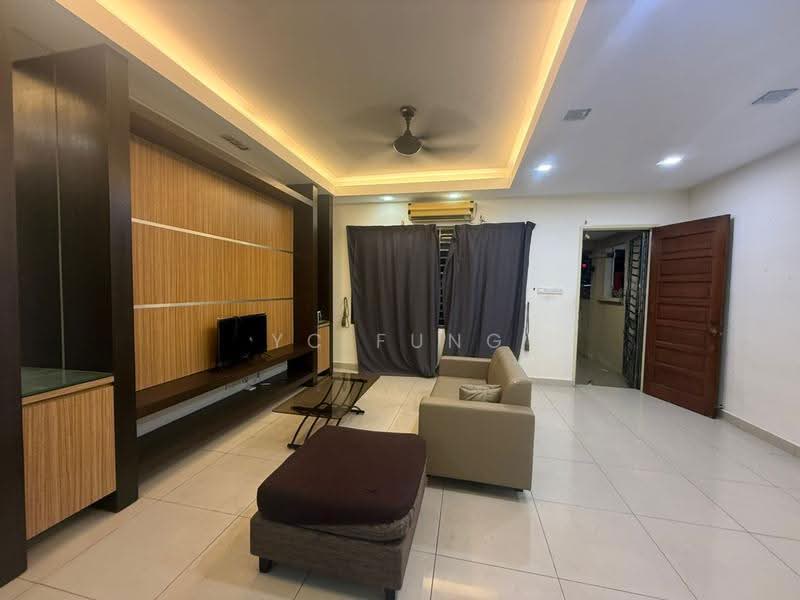 2-storey Terraced House for Rent in Taman Mount Austin (Tebrau) - YC Fung - Living Room - PropertyGuru.com.my