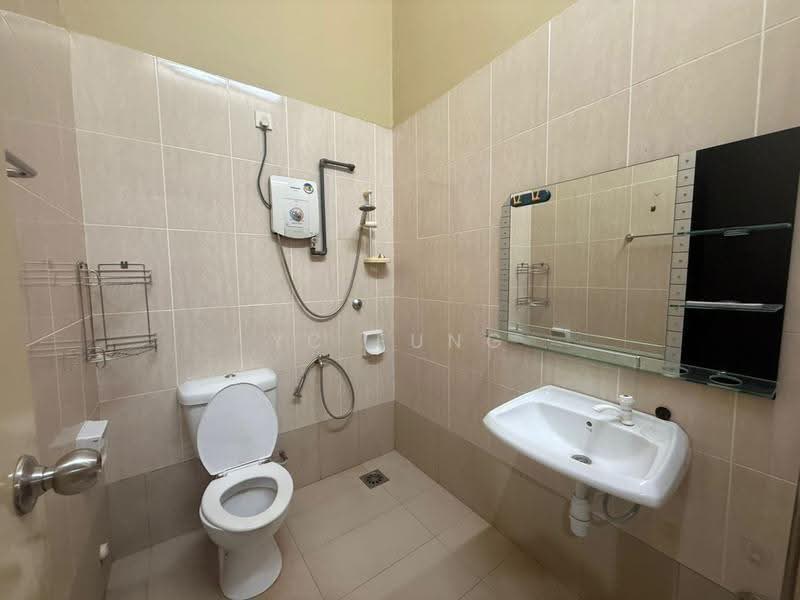 2-storey Terraced House for Rent in Taman Mount Austin (Tebrau) - YC Fung - Bathroom - PropertyGuru.com.my