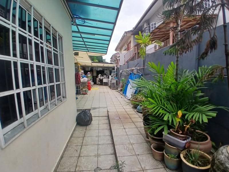 Semi-Detached House for Sale in SS14 (Subang Jaya) - KH Khoo - Garden - PropertyGuru.com.my