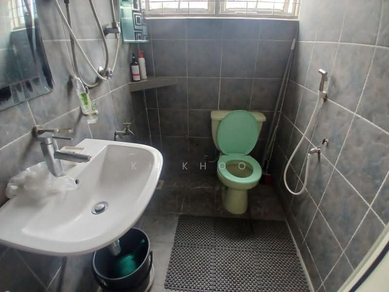 Semi-Detached House for Sale in SS14 (Subang Jaya) - KH Khoo - Bathroom - PropertyGuru.com.my