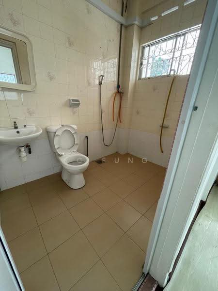 Bungalow House untuk Disewa di Taman Sri Tebrau (Johor Bahru) - YC Fung - Bathroom - PropertyGuru.com.my