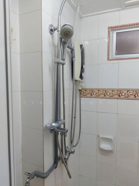 Apartment for Sale at Pangsapuri Angsa - Syah Othman - Bathroom - PropertyGuru.com.my