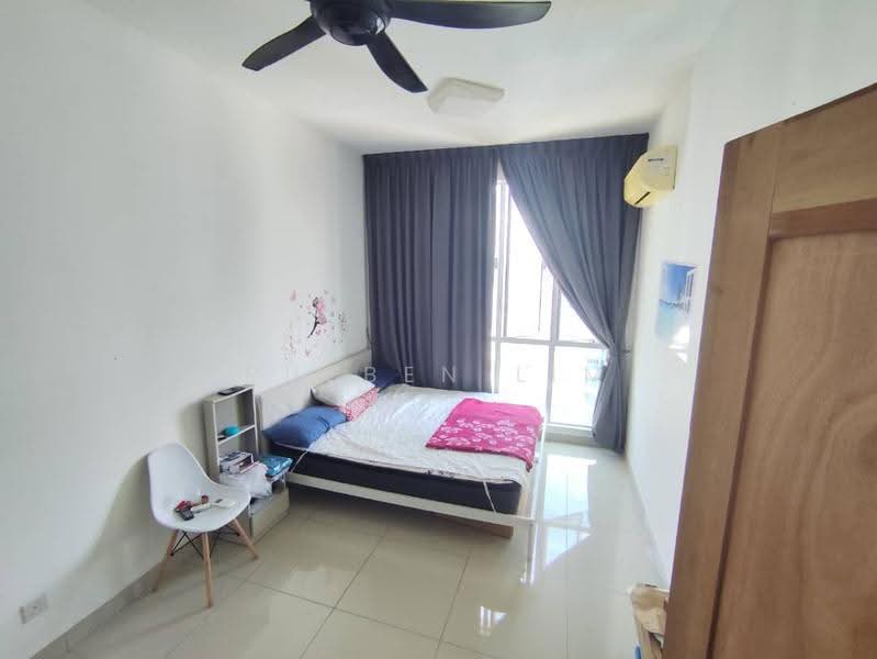 Kediaman Servis untuk Dijual di Meridin Bayvue @ Sierra Perdana - Rueben Lim - Bedroom - PropertyGuru.com.my