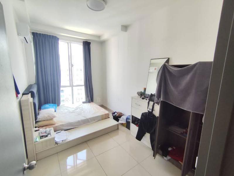 Kediaman Servis untuk Dijual di Meridin Bayvue @ Sierra Perdana - Rueben Lim - Bedroom - PropertyGuru.com.my