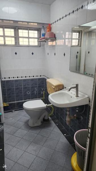 2.5-storey Terraced House for Sale in Taman Bukit Permai (Ampang) - Syah Othman - Bathroom - PropertyGuru.com.my