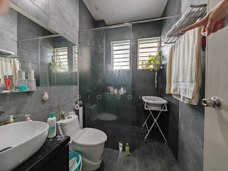 2-storey Terraced House for Sale in Taman Lembah Indah (Simpang Ampat) - Ric Goh - Bathroom - PropertyGuru.com.my