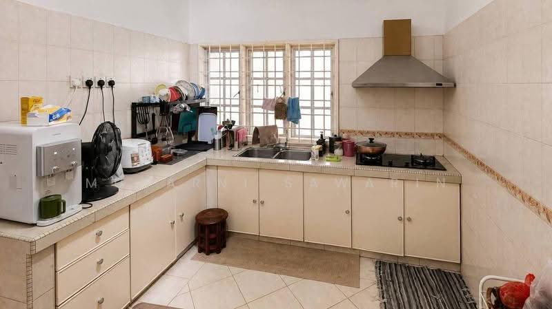 Terraced House for Sale in Bandar Kinrara Seksyen 1 (Bandar Kinrara) - muharni sawarin - Kitchen - PropertyGuru.com.my