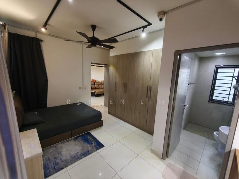 Kediaman Servis untuk Dijual di Residences @ 1 Tebrau - Rueben Lim - Bedroom - PropertyGuru.com.my