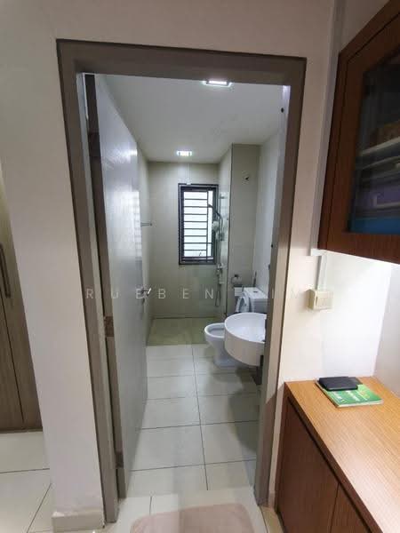 Kediaman Servis untuk Dijual di Residences @ 1 Tebrau - Rueben Lim - Bathroom - PropertyGuru.com.my