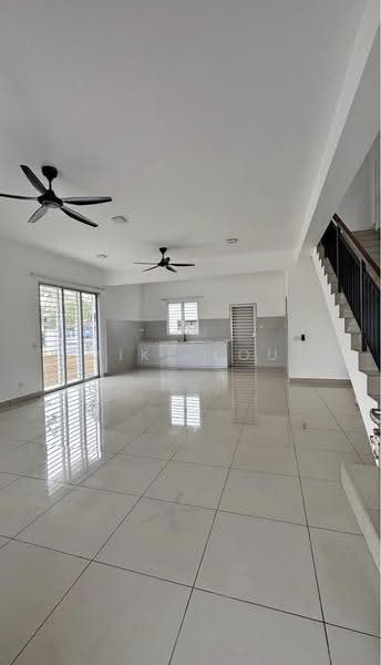 2-storey Terraced House for Rent in Bandar Rimbayu (Telok Panglima Garang) - Miki You - Living Room - PropertyGuru.com.my