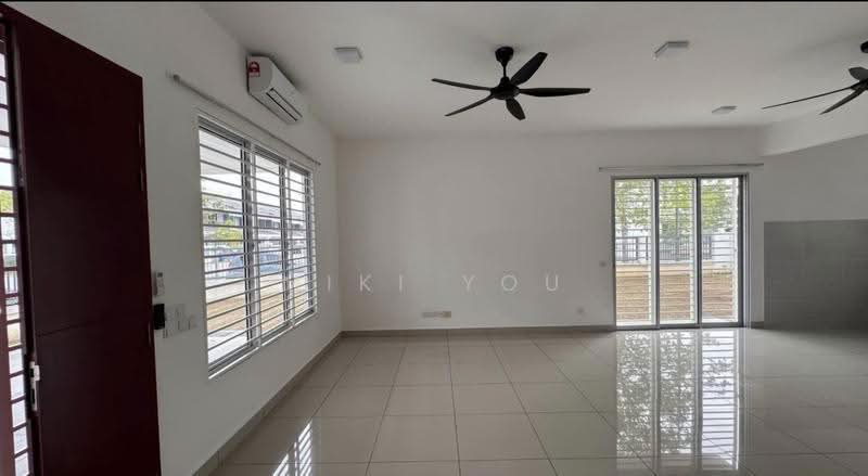 2-storey Terraced House for Rent in Bandar Rimbayu (Telok Panglima Garang) - Miki You - Living Room - PropertyGuru.com.my