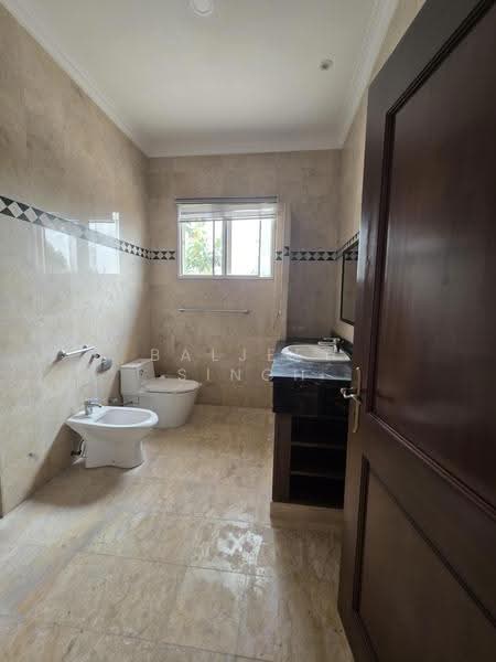 Bungalow House untuk Dijual di Kelana Jaya (Petaling Jaya) - Baljeet Singh - Bathroom - PropertyGuru.com.my