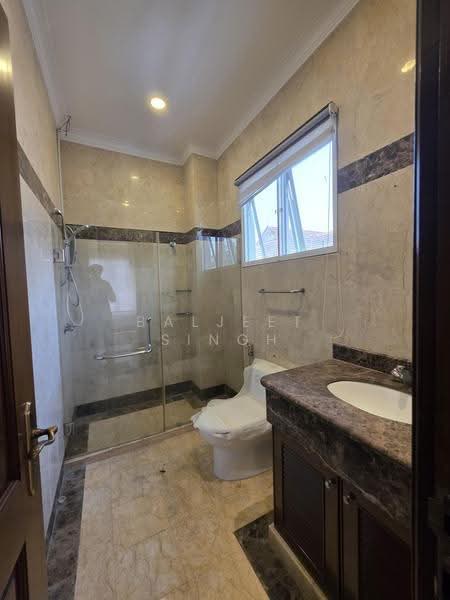 Bungalow House untuk Dijual di Kelana Jaya (Petaling Jaya) - Baljeet Singh - Bathroom - PropertyGuru.com.my