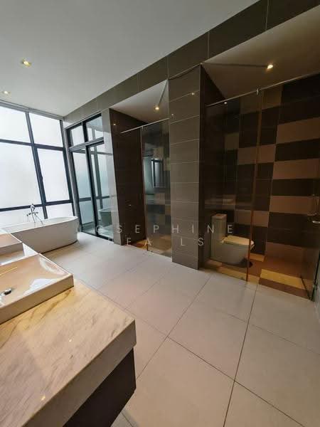 Semi-Detached House for Sale in Seri Kembangan (Selangor) - Josephine Pea LS - Bathroom - PropertyGuru.com.my