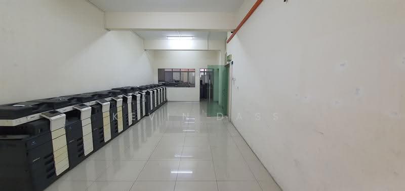 Shop / Office for Sale in Taman Connaught (Cheras) - Kevin Dass - Corridor - PropertyGuru.com.my