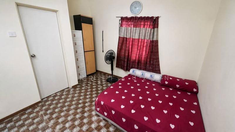 Apartment for Sale at Pangsapuri Mutiara Subang - Zann Fauzan - Bedroom - PropertyGuru.com.my